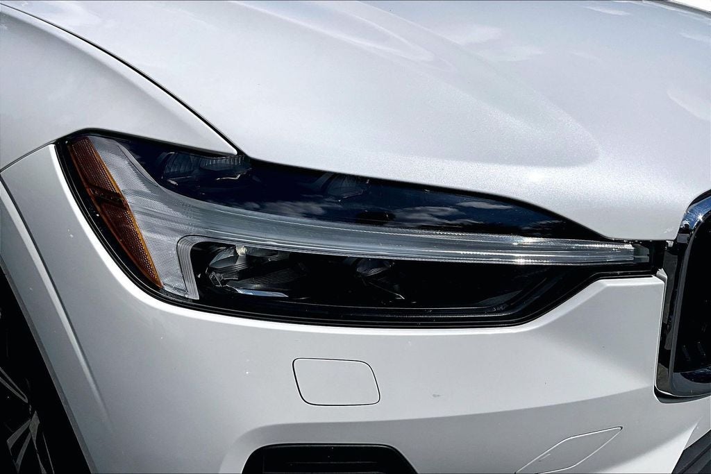 2022 Volvo XC60 B5 Momentum