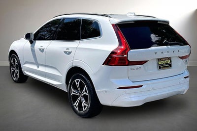 2022 Volvo XC60 B5 Momentum