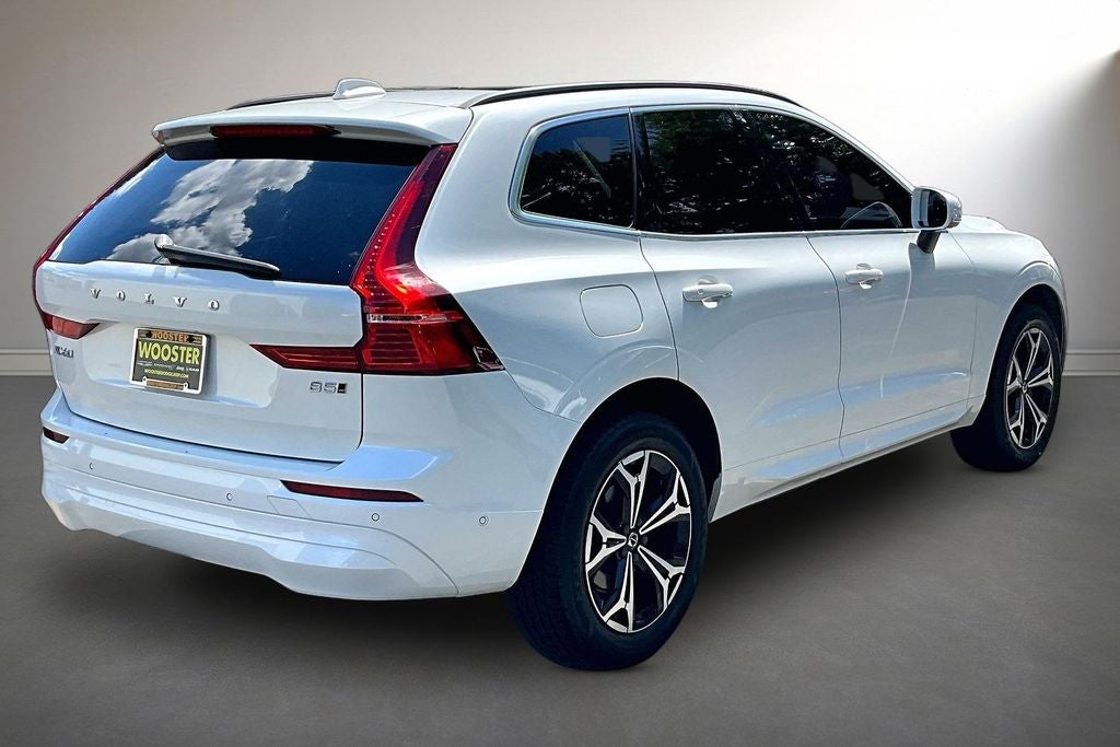 2022 Volvo XC60 B5 Momentum