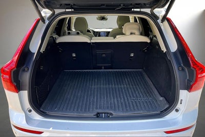 2022 Volvo XC60 B5 Momentum