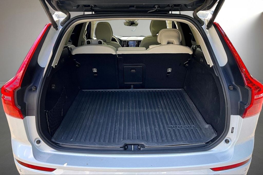 2022 Volvo XC60 B5 Momentum