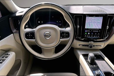 2022 Volvo XC60 B5 Momentum