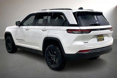 2026 Jeep Grand Cherokee Laredo Altitude