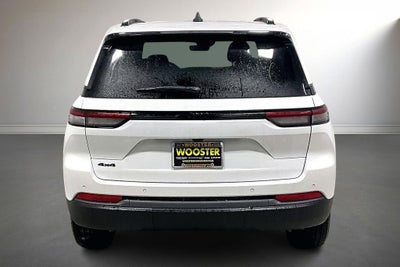 2026 Jeep Grand Cherokee Laredo Altitude