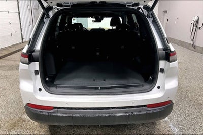 2026 Jeep Grand Cherokee Laredo Altitude