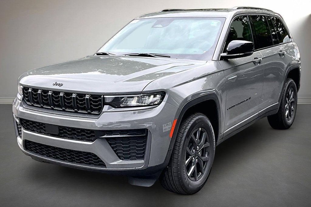 2027 Jeep Grand Cherokee Laredo Altitude