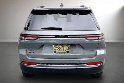 2027 Jeep Grand Cherokee Laredo Altitude