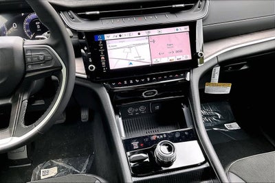 2027 Jeep Grand Cherokee Laredo Altitude