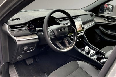 2027 Jeep Grand Cherokee Laredo Altitude
