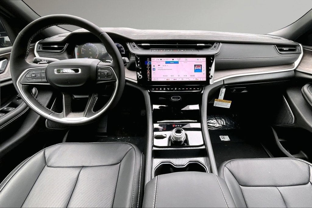 2027 Jeep Grand Cherokee Limited Reserve