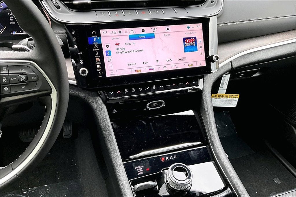 2027 Jeep Grand Cherokee Limited Reserve