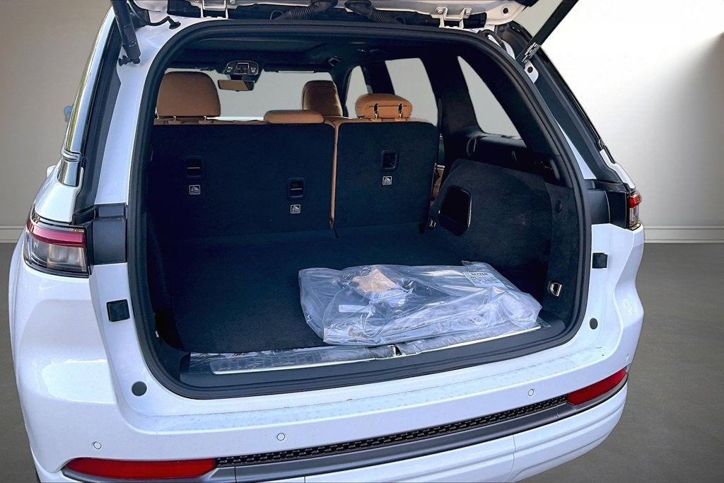 2027 Jeep Grand Cherokee Summit
