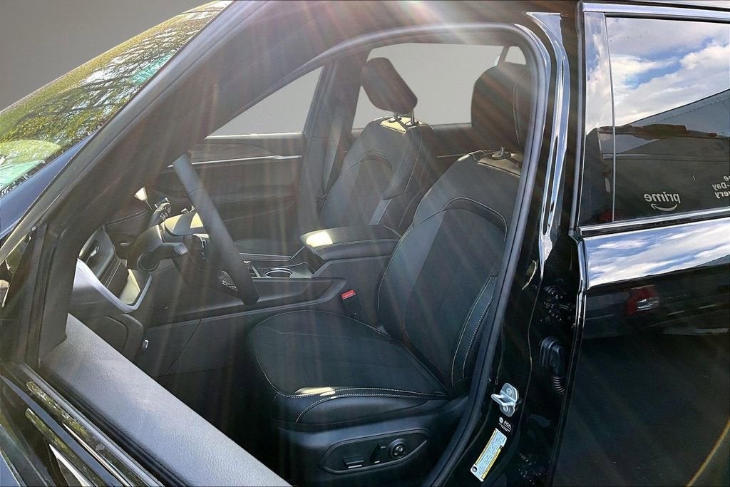 2026 Jeep Grand Cherokee L Laredo Altitude