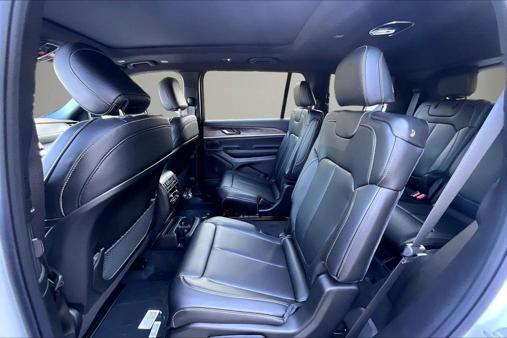 2027 Jeep Grand Cherokee L Limited