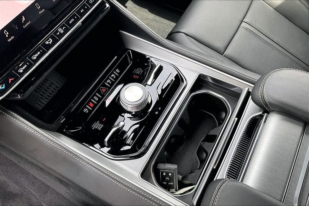 2026 Jeep Grand Wagoneer Upland