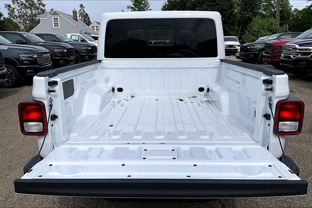 2026 Jeep Gladiator Sahara