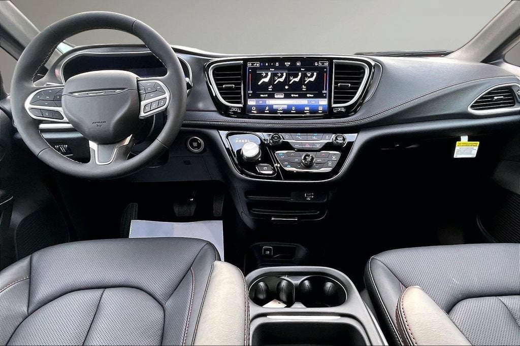 2027 Chrysler Pacifica Select