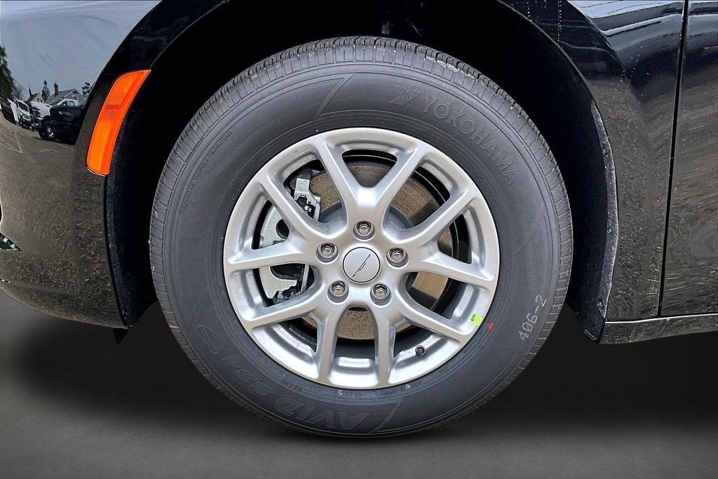 2027 Chrysler Pacifica Select