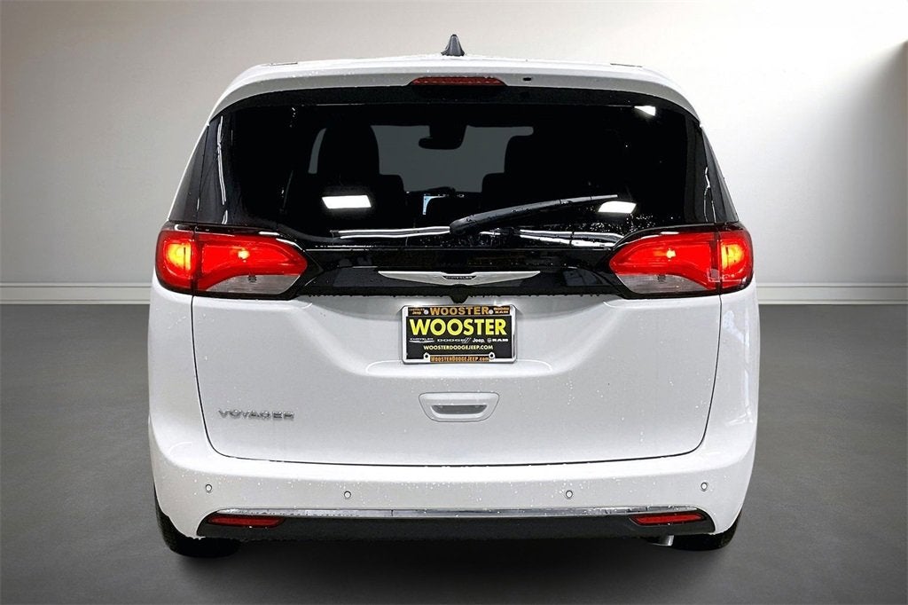 2026 Chrysler Voyager LX