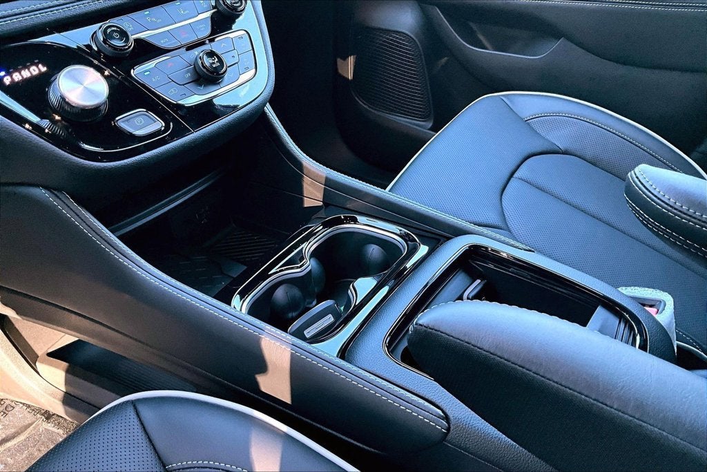 2027 Chrysler Pacifica Limited