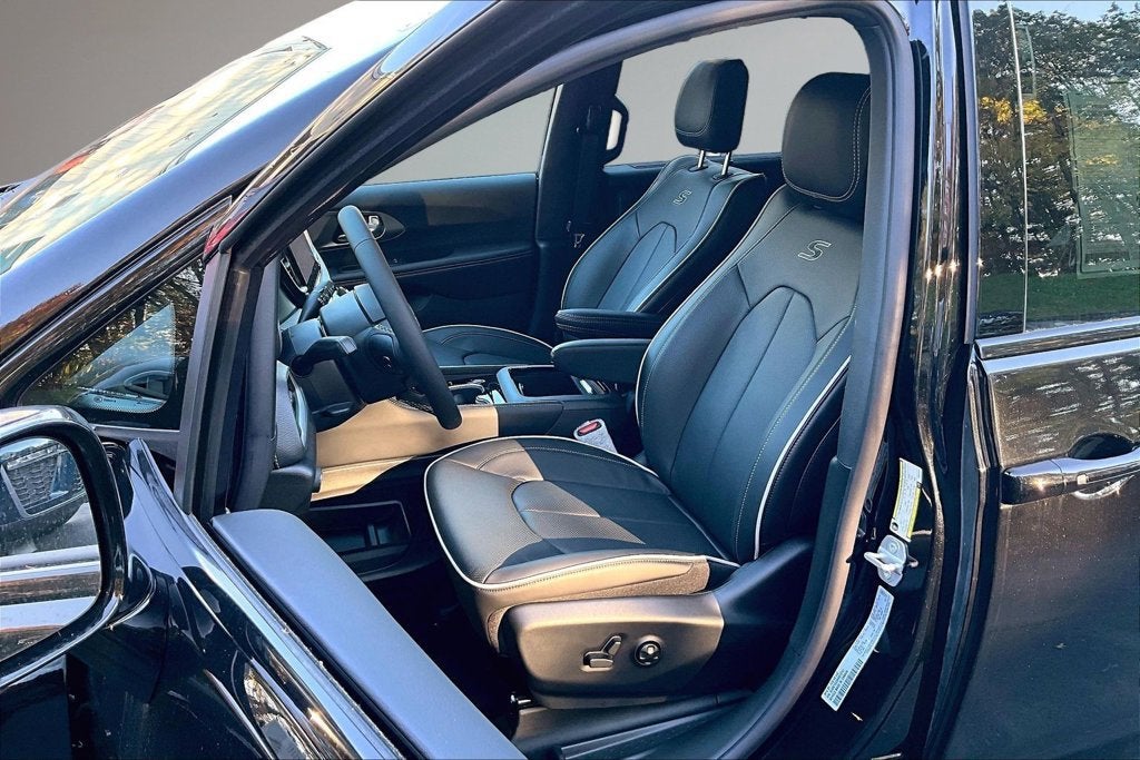 2027 Chrysler Pacifica Limited