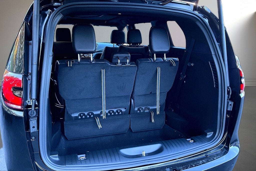 2027 Chrysler Pacifica Limited