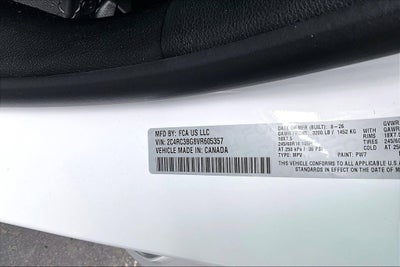 2027 Chrysler Pacifica Select