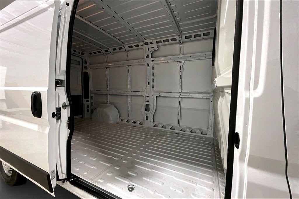 2026 RAM ProMaster Cargo Van Tradesman