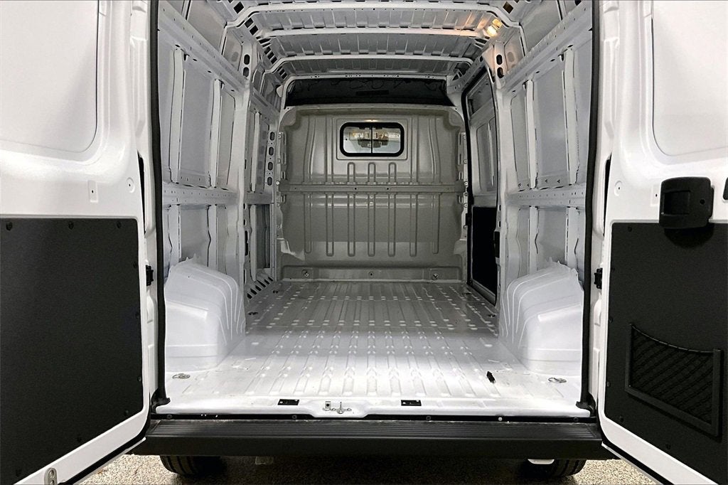 2026 RAM ProMaster Cargo Van Tradesman
