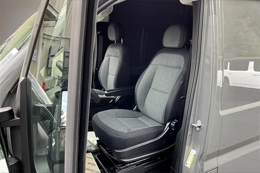 2025 RAM ProMaster Cargo Van SLT