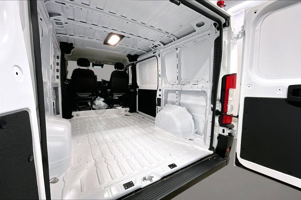 2026 RAM ProMaster Cargo Van Tradesman