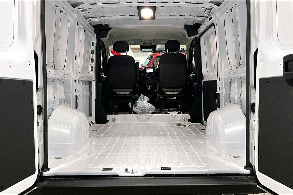 2026 RAM ProMaster Cargo Van Tradesman